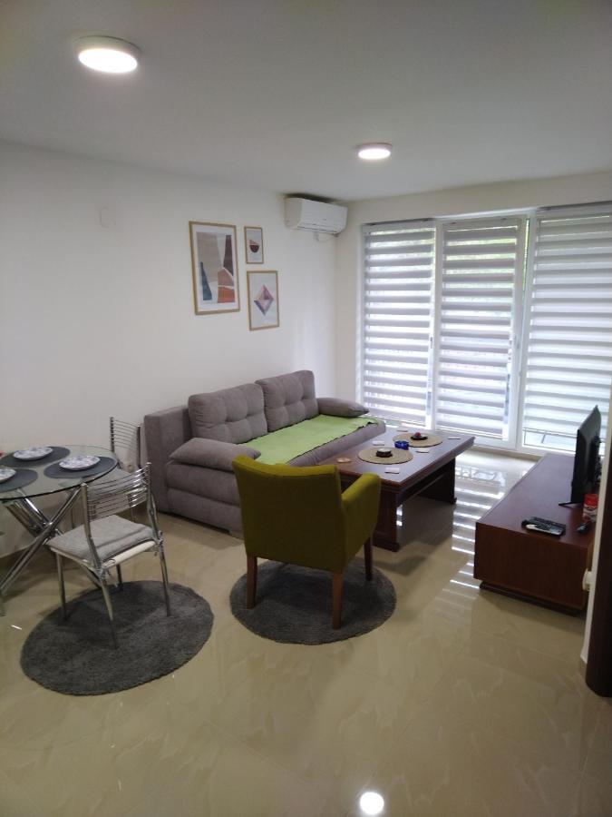 Apartman "N" Srebrno Jezero Ostrovo Bagian luar foto